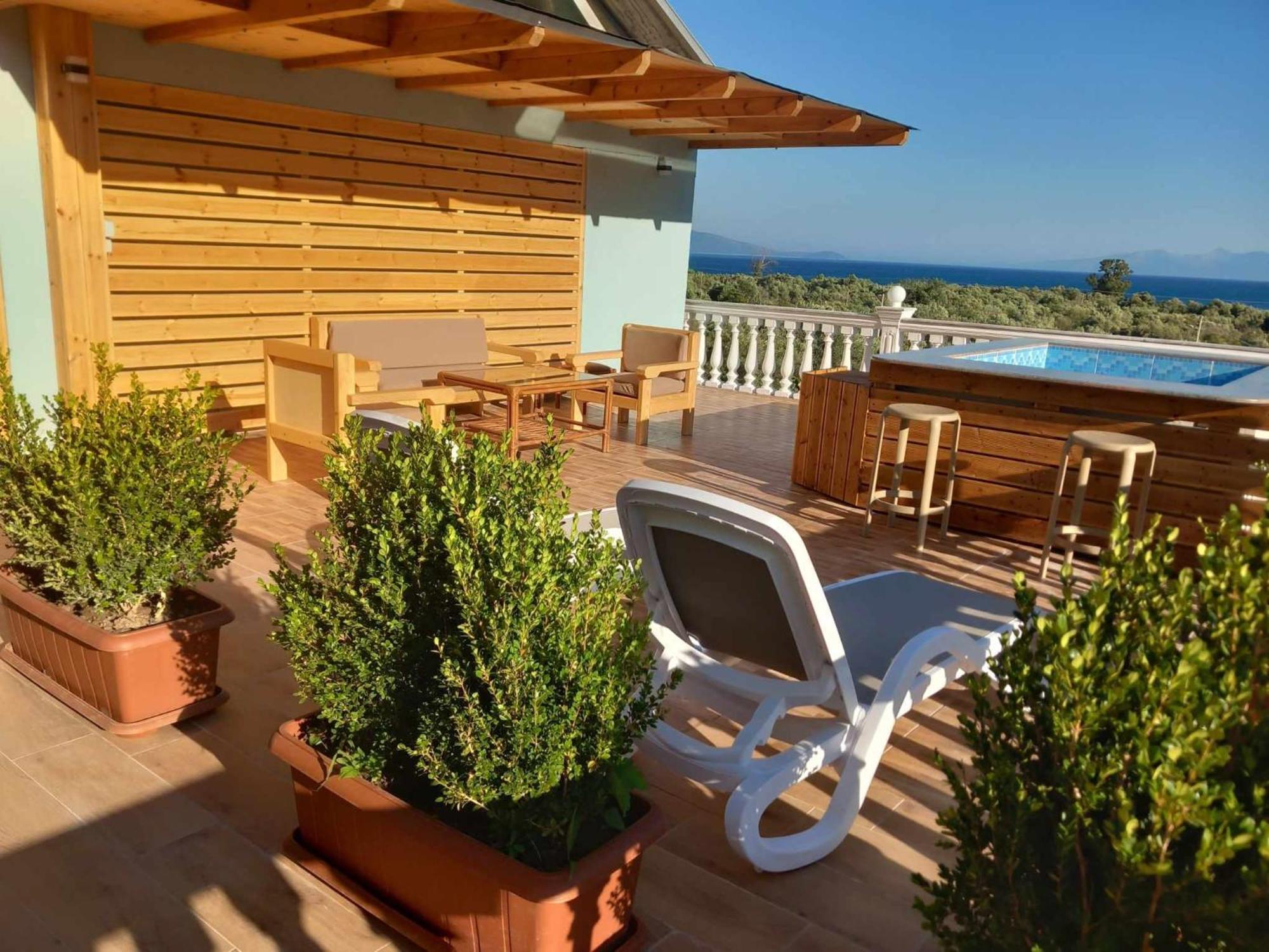 Irini'S Guesthouse Qeparo Bagian luar foto